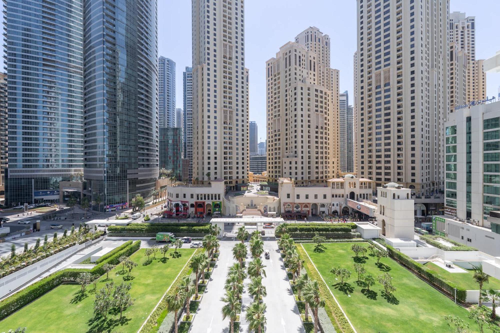 Situated On The Famous Jbr With Direct Access Apartment