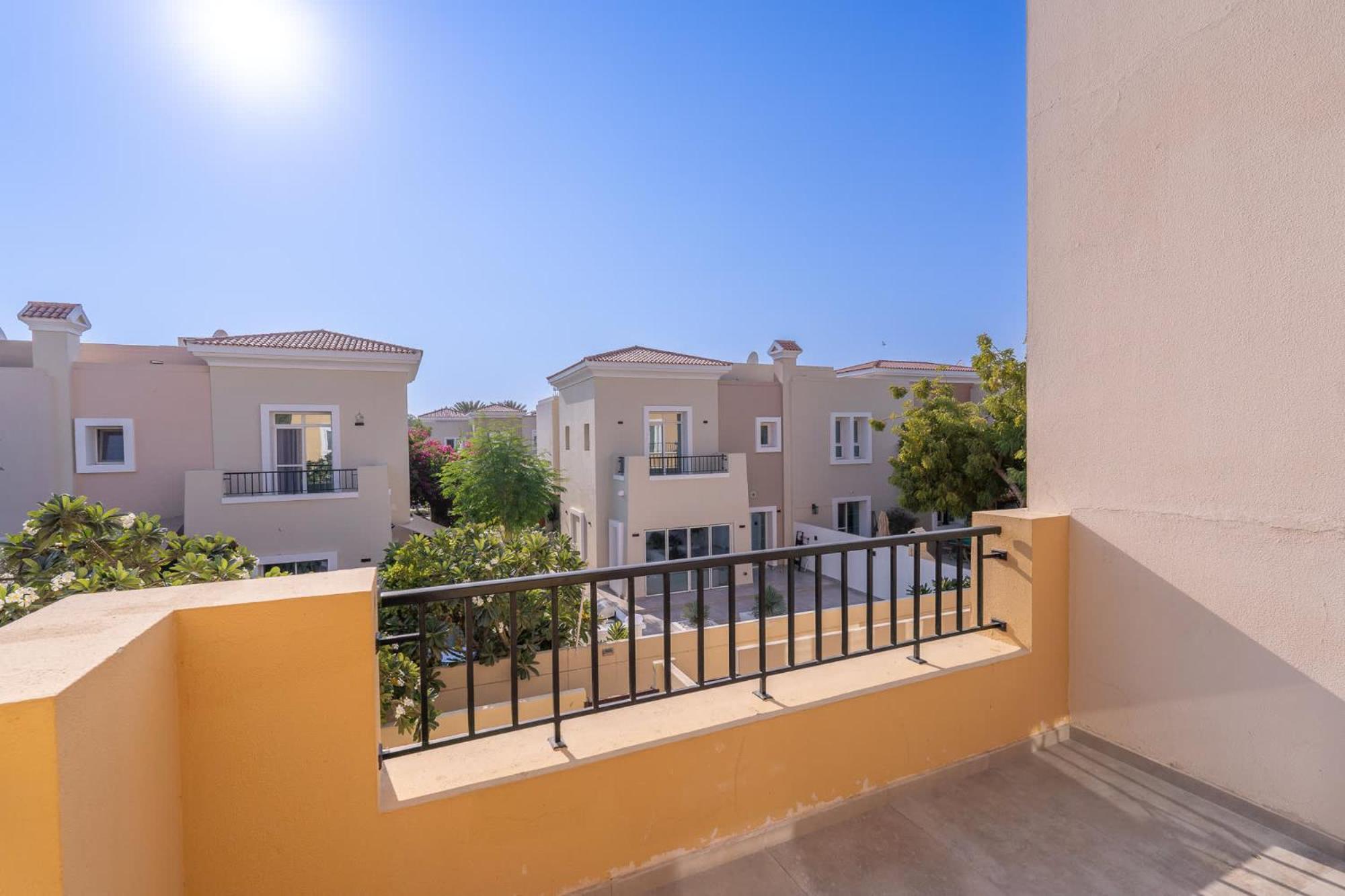 Luxury 4br Villa-al Reem 3-perfect Family Getaway Villa Dubai