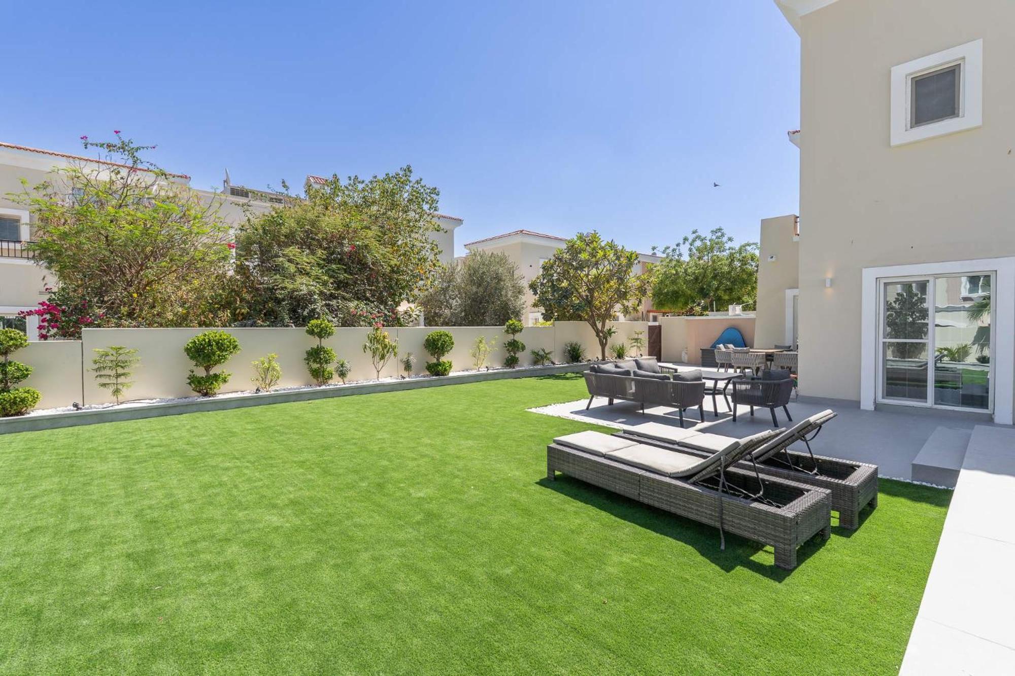 Luxury 4br Villa-al Reem 3-perfect Family Getaway Villa Dubai