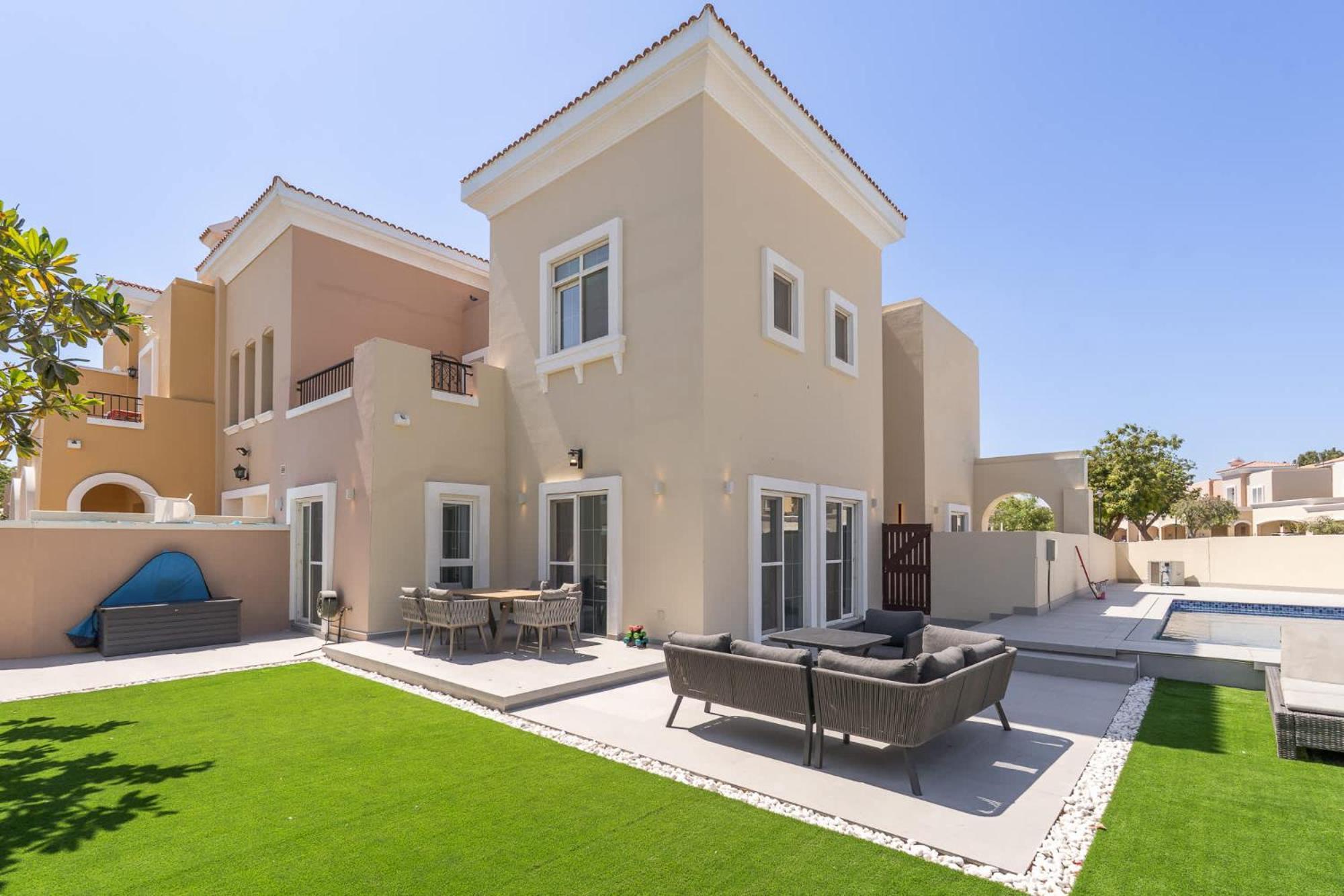 Luxury 4br Villa-al Reem 3-perfect Family Getaway Villa Dubai