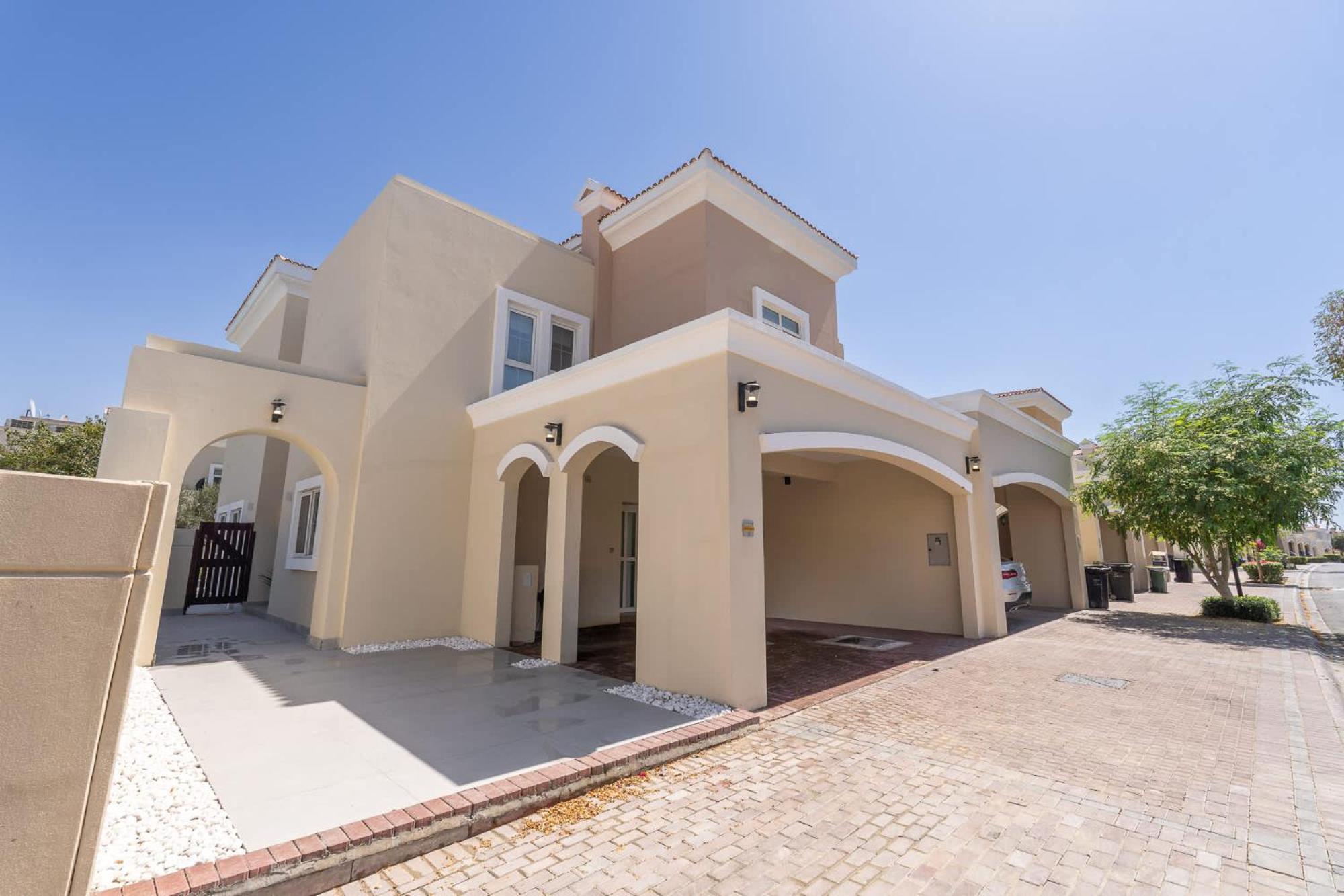 Villa Luxury 4br Villa-al Reem 3-perfect Family Getaway Dubai