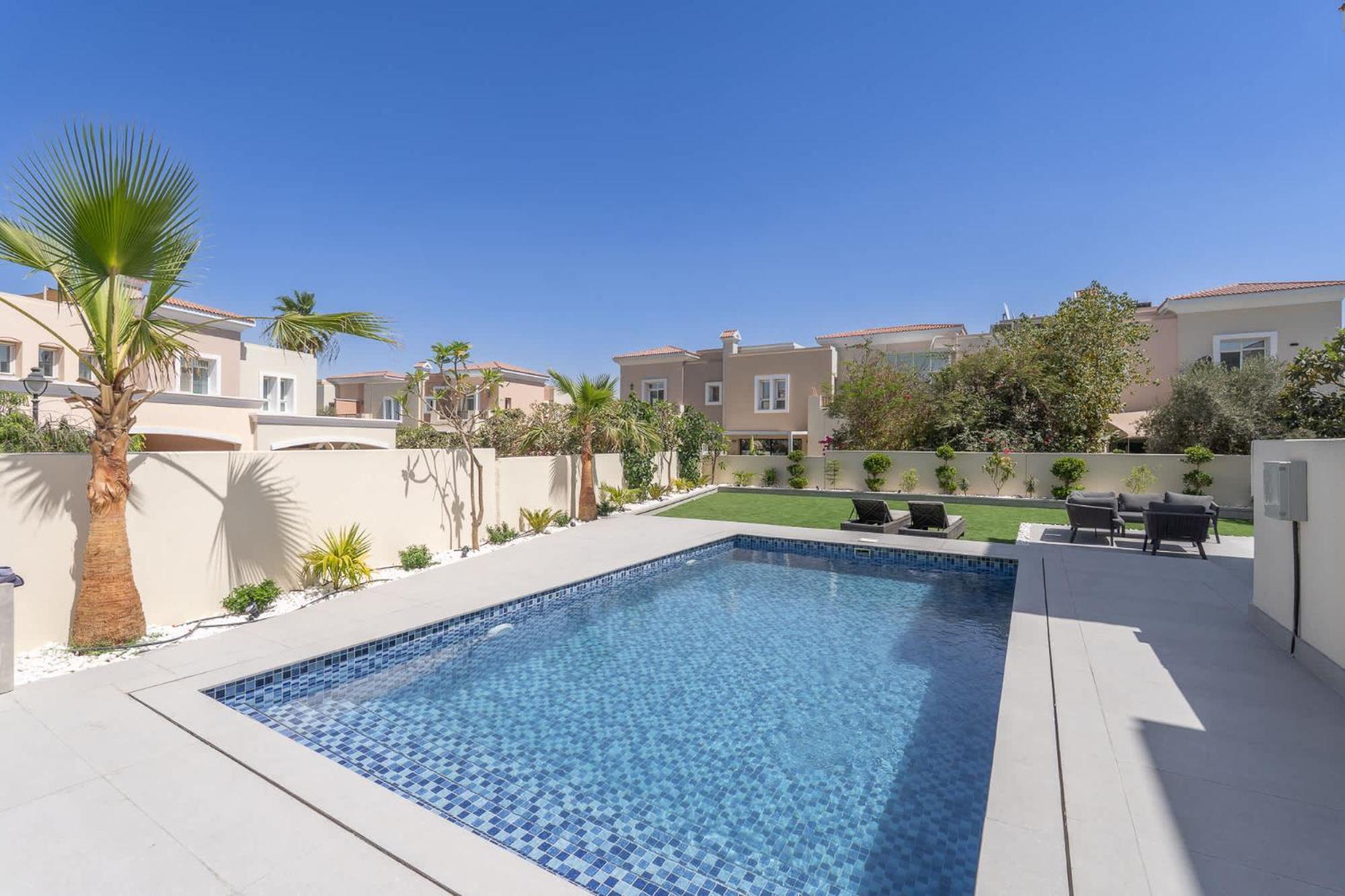 Luxury 4br Villa-al Reem 3-perfect Family Getaway Villa Dubai