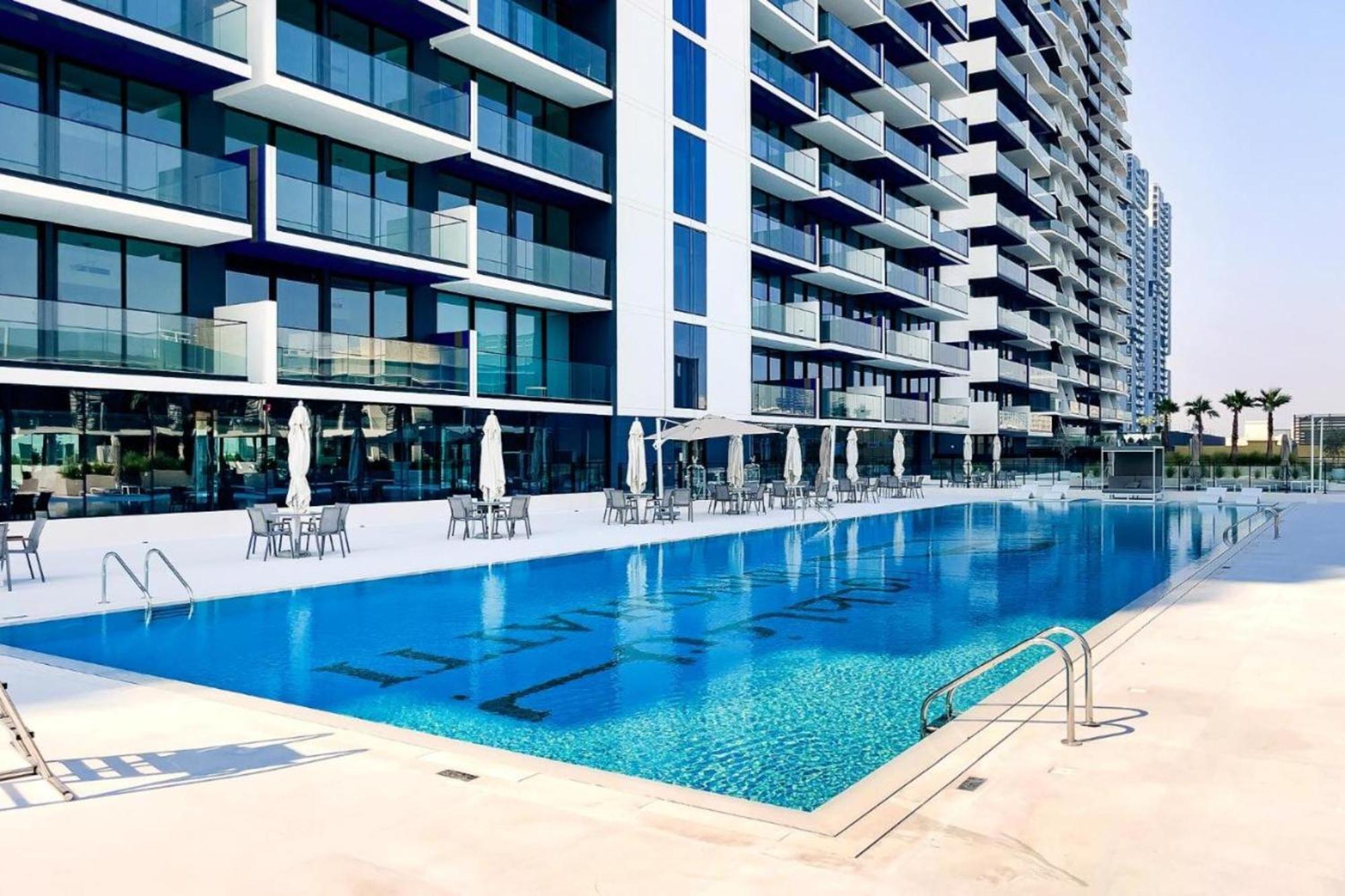 Fam Living Cozy Urban At Jvc With Quick Access To Miracle Garden *