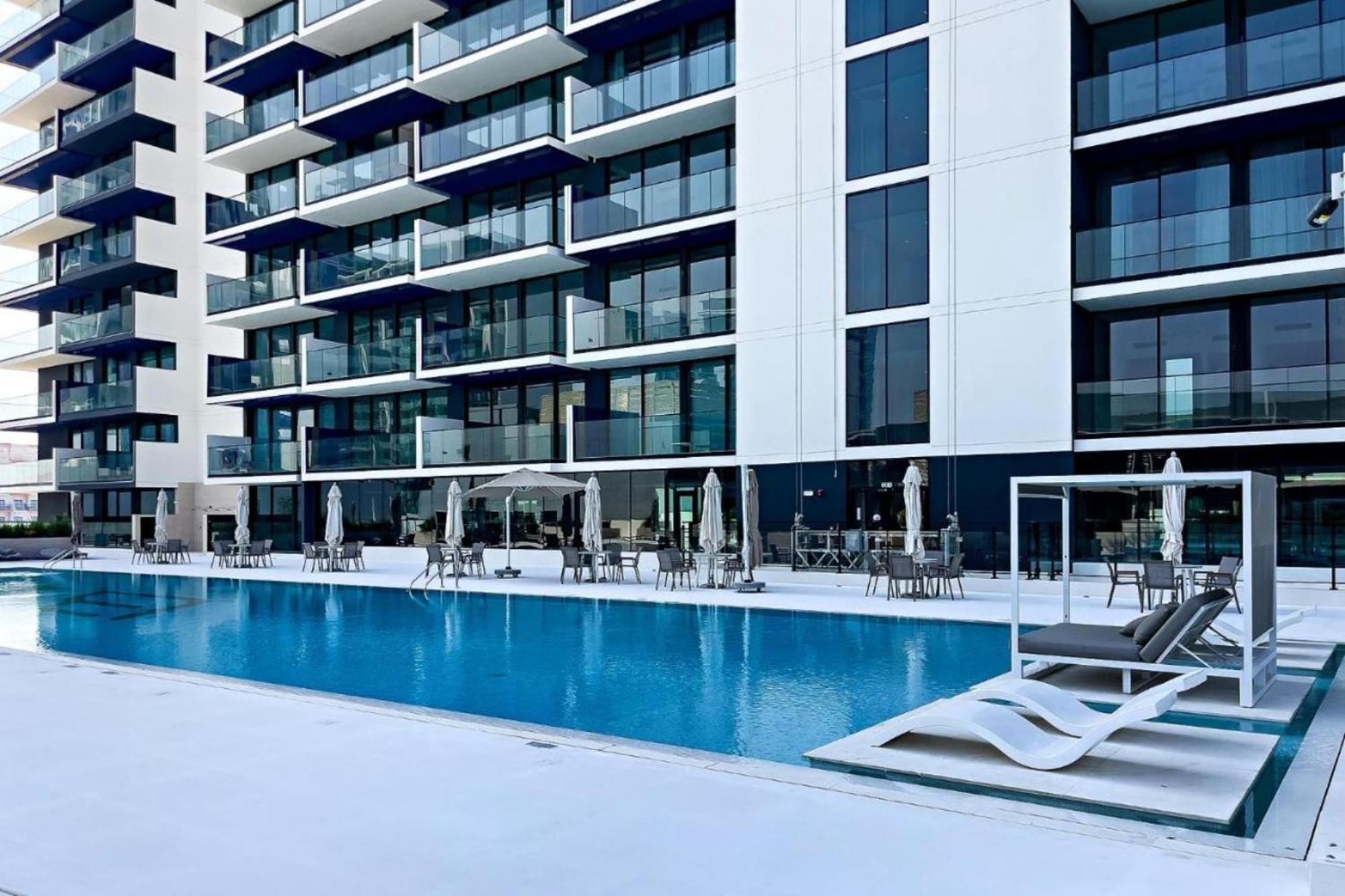 Fam Living Cozy Urban At Jvc With Quick Access To Miracle Garden Apartment Dubai
