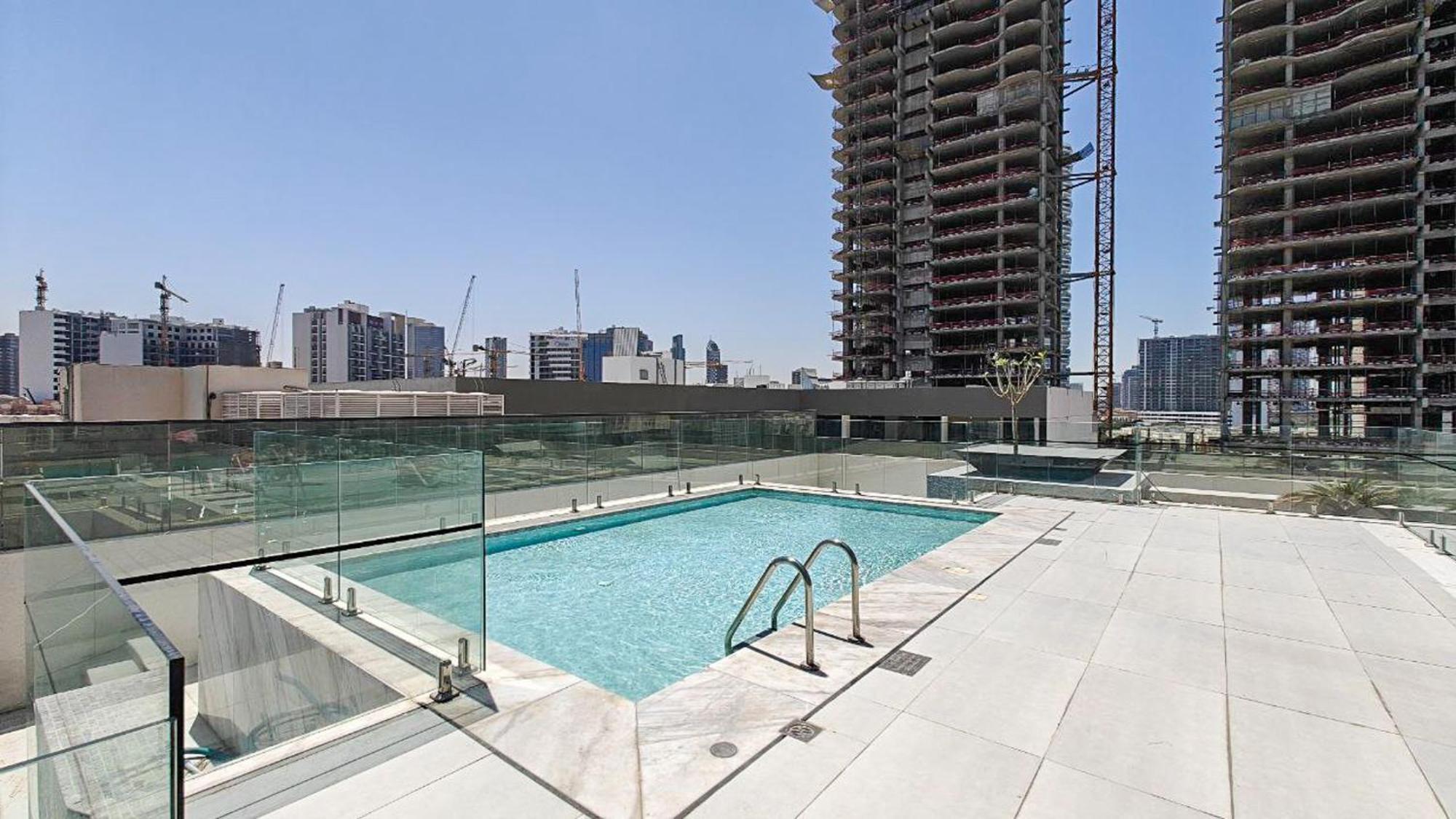 Stunning In Regina Tower With Five View Apartment