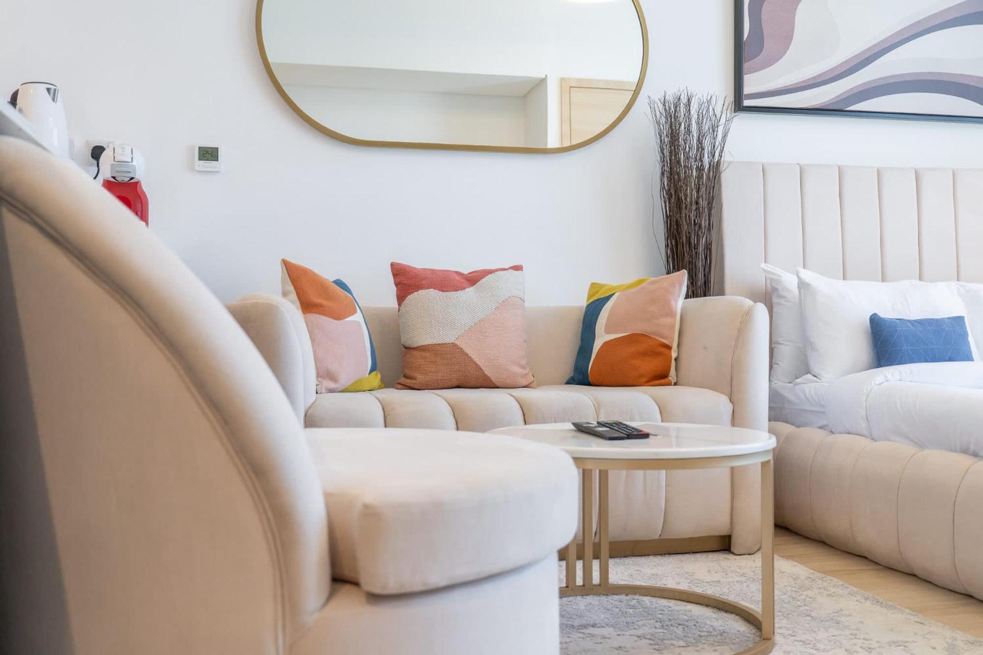 Apartment Stunning In Regina Tower With Five View *
