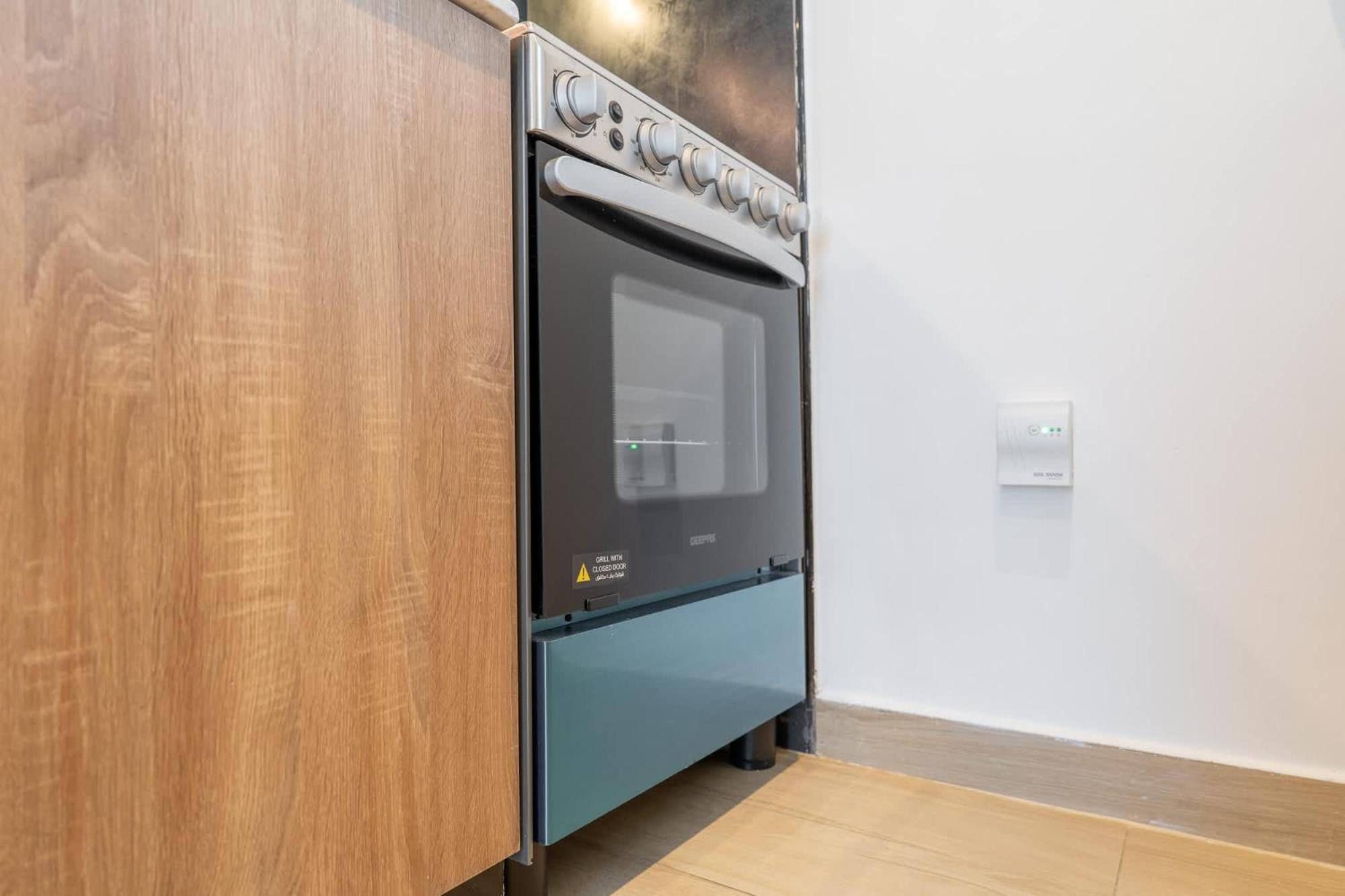 Stunning In Regina Tower With Five View Apartment