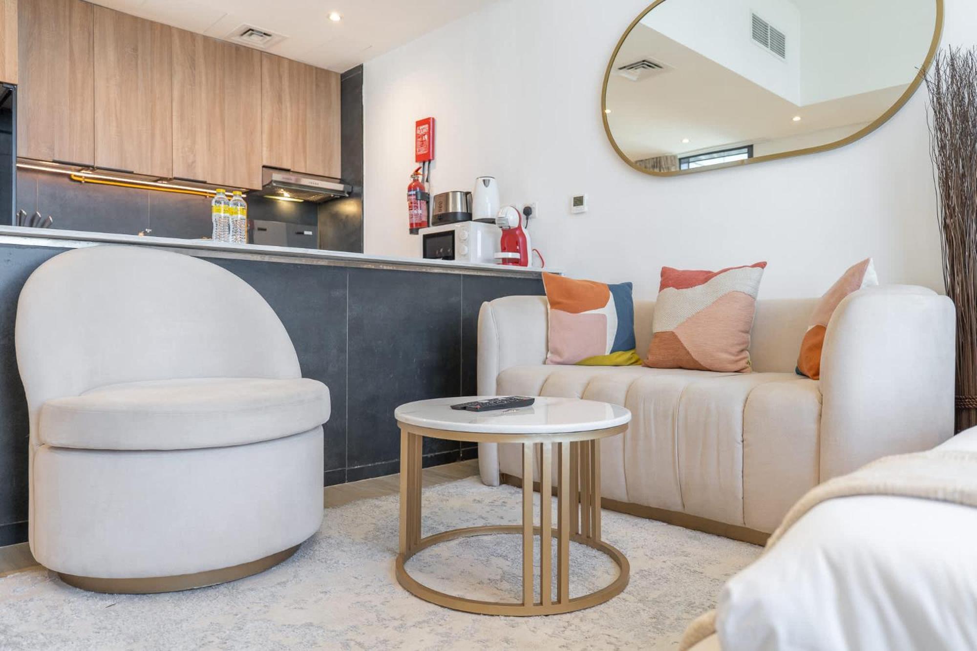 Stunning In Regina Tower With Five View * Dubai