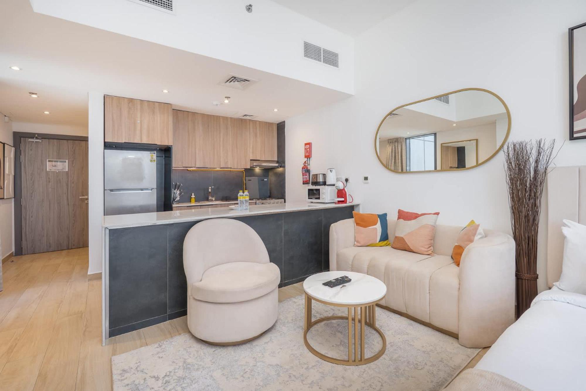Stunning In Regina Tower With Five View