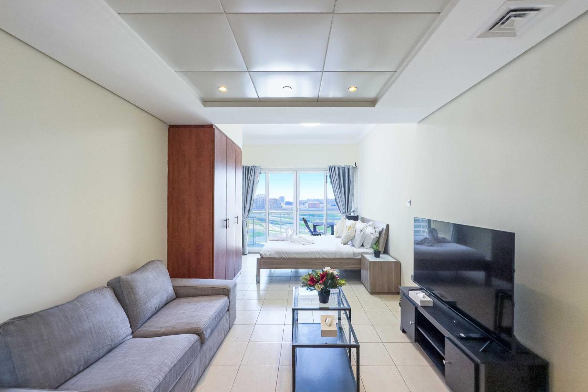 Chill With Balcony And Pool View