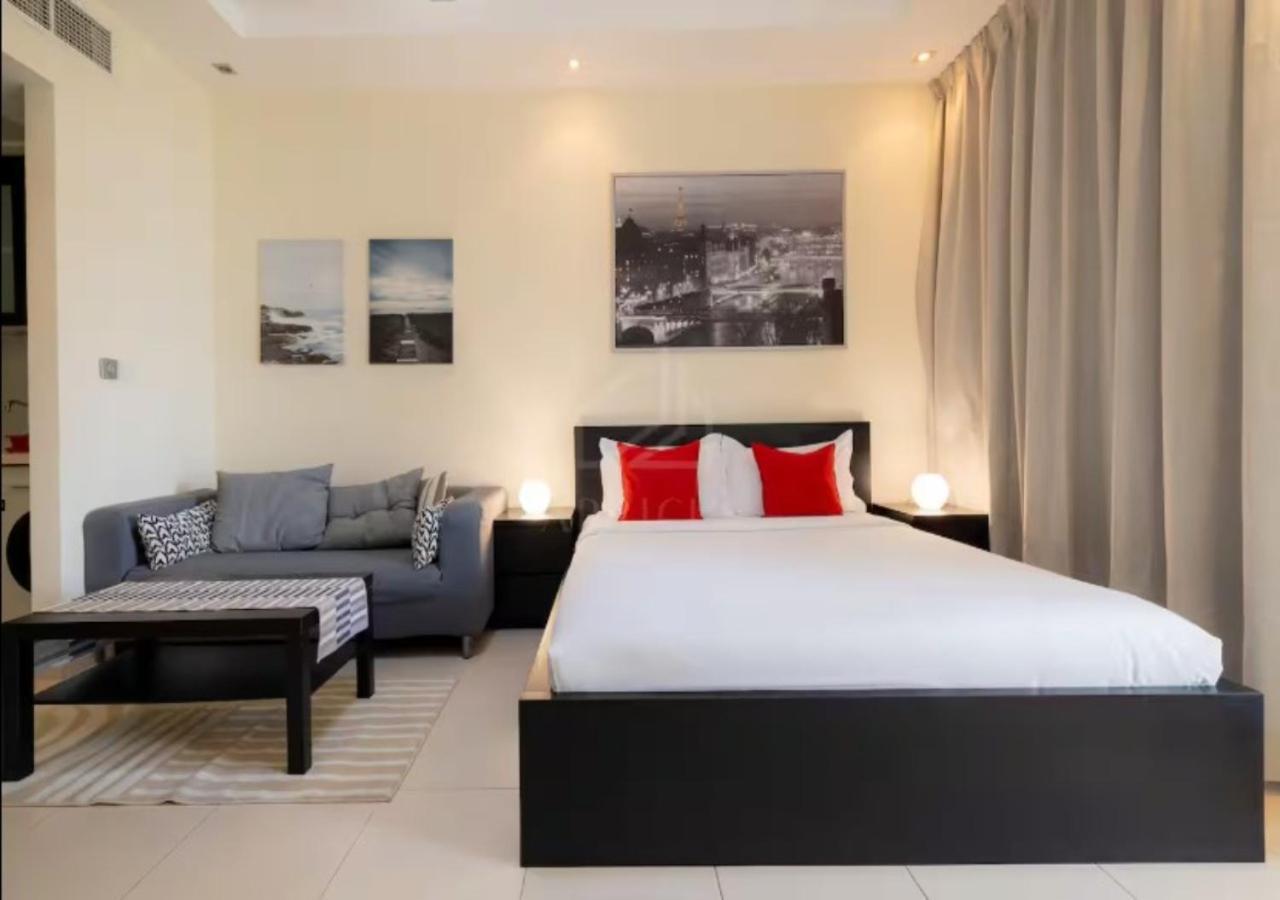Well Located On 9 Floor Sky View Tower Apartment *