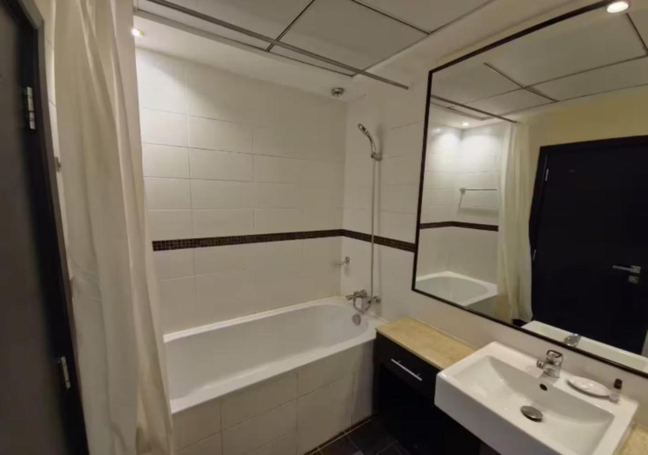 Well Located On 9 Floor Sky View Tower