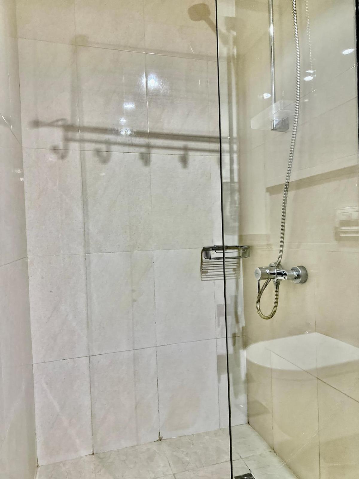 Apartment Comfy In Jvc Great Location Fast Wi-fi