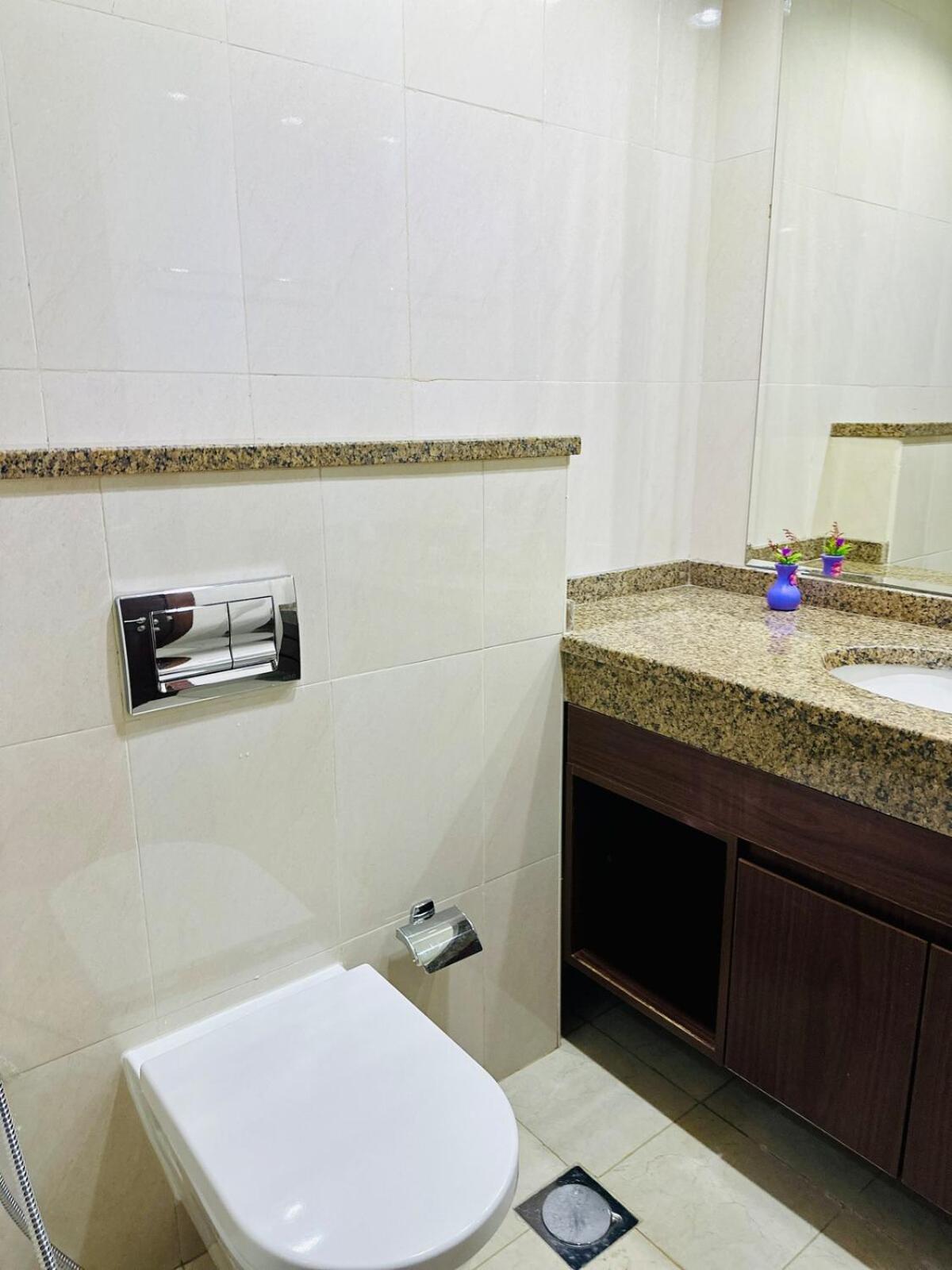 Comfy In Jvc Great Location Fast Wi-fi * Dubai