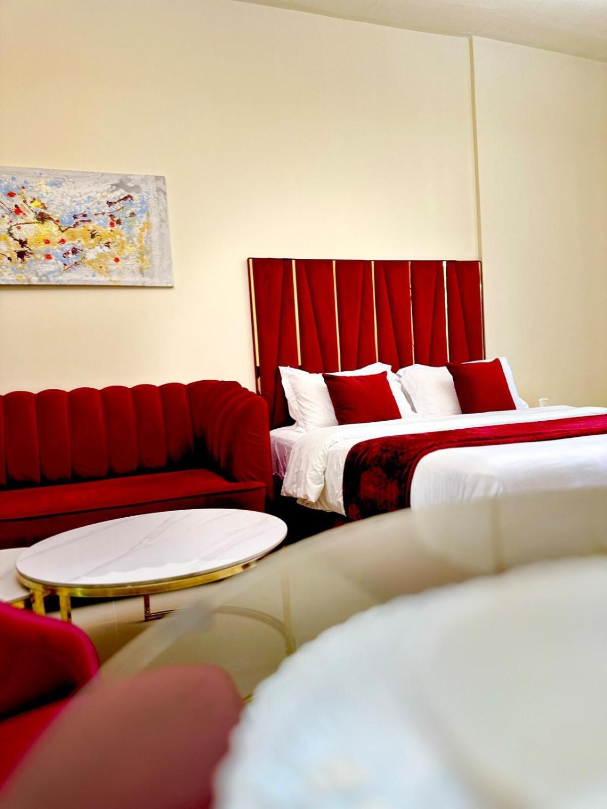 Apartment Comfy In Jvc Great Location Fast Wi-fi