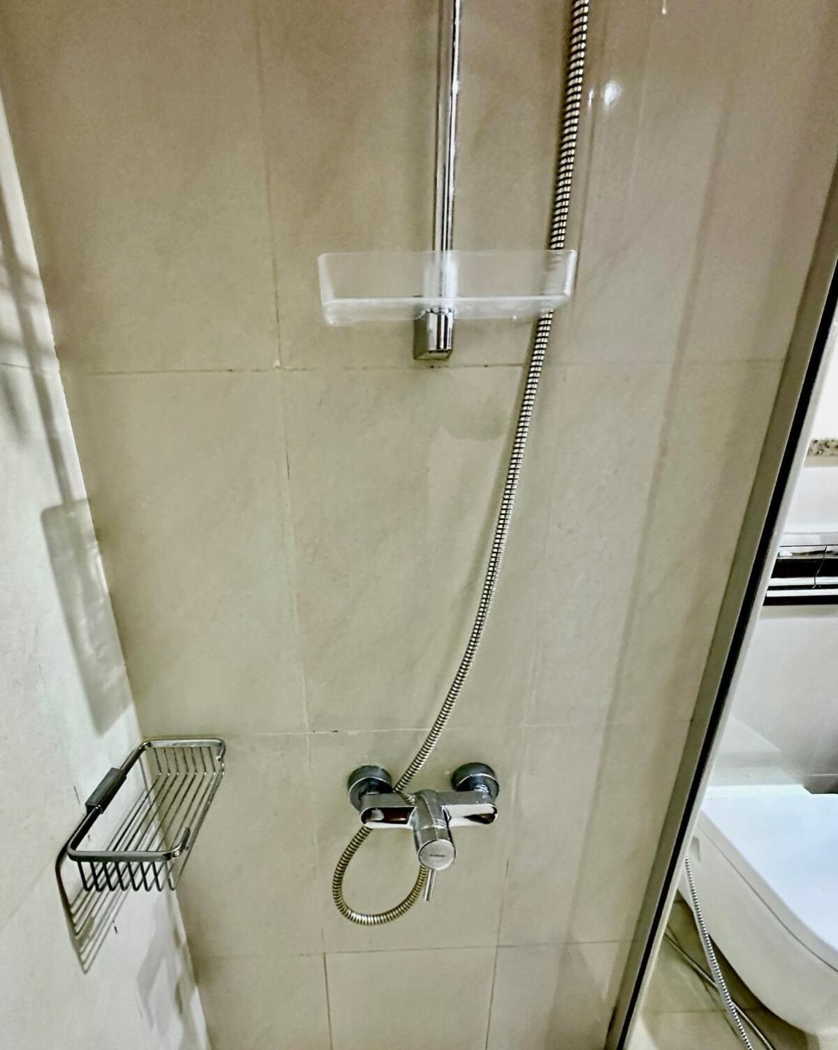 Comfy In Jvc Great Location Fast Wi-fi * Dubai