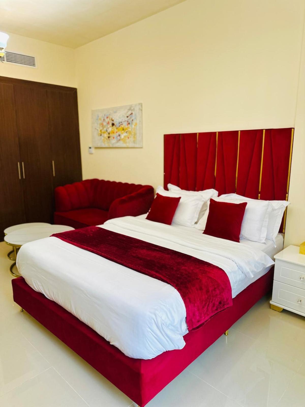 Comfy In Jvc Great Location Fast Wi-fi *