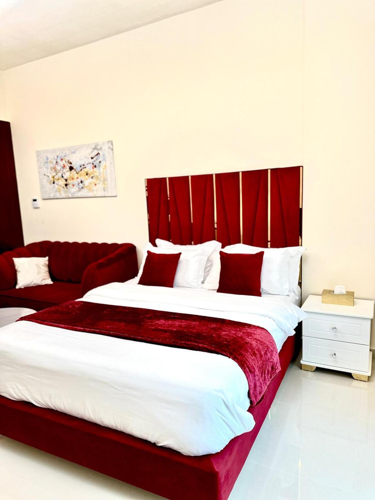 Apartment Comfy In Jvc Great Location Fast Wi-fi Dubai