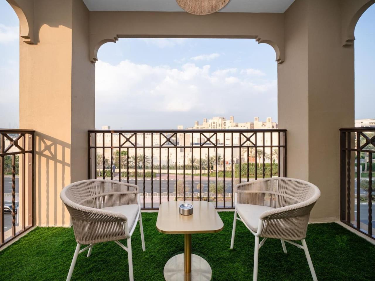 Apartment 1 Bed Madinat Living Escape With Burj Al View