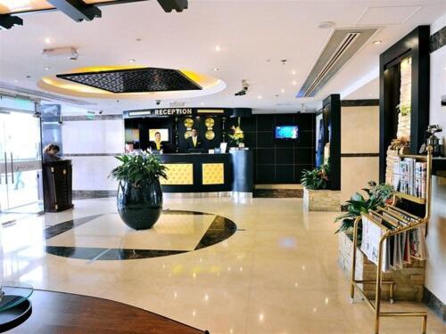 Signature Deira
