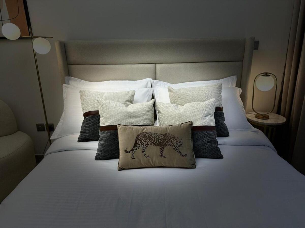 Luxury Near Burj Khalifa *