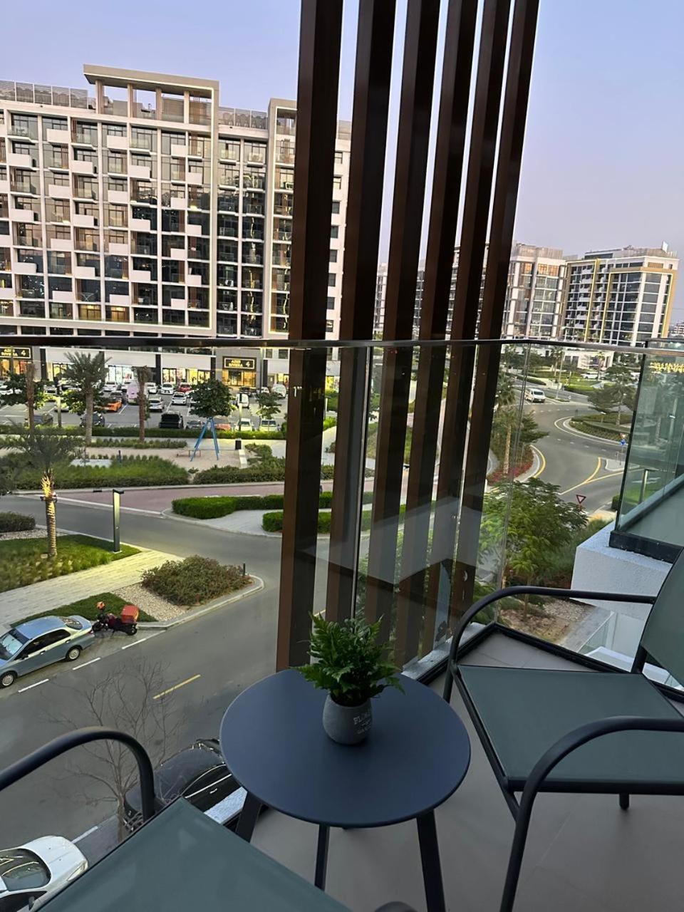Luxury Near Burj Khalifa Apartment *
