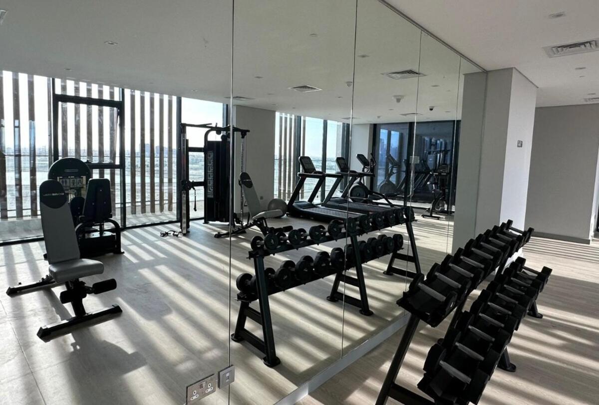 Luxury Near Burj Khalifa Apartment *
