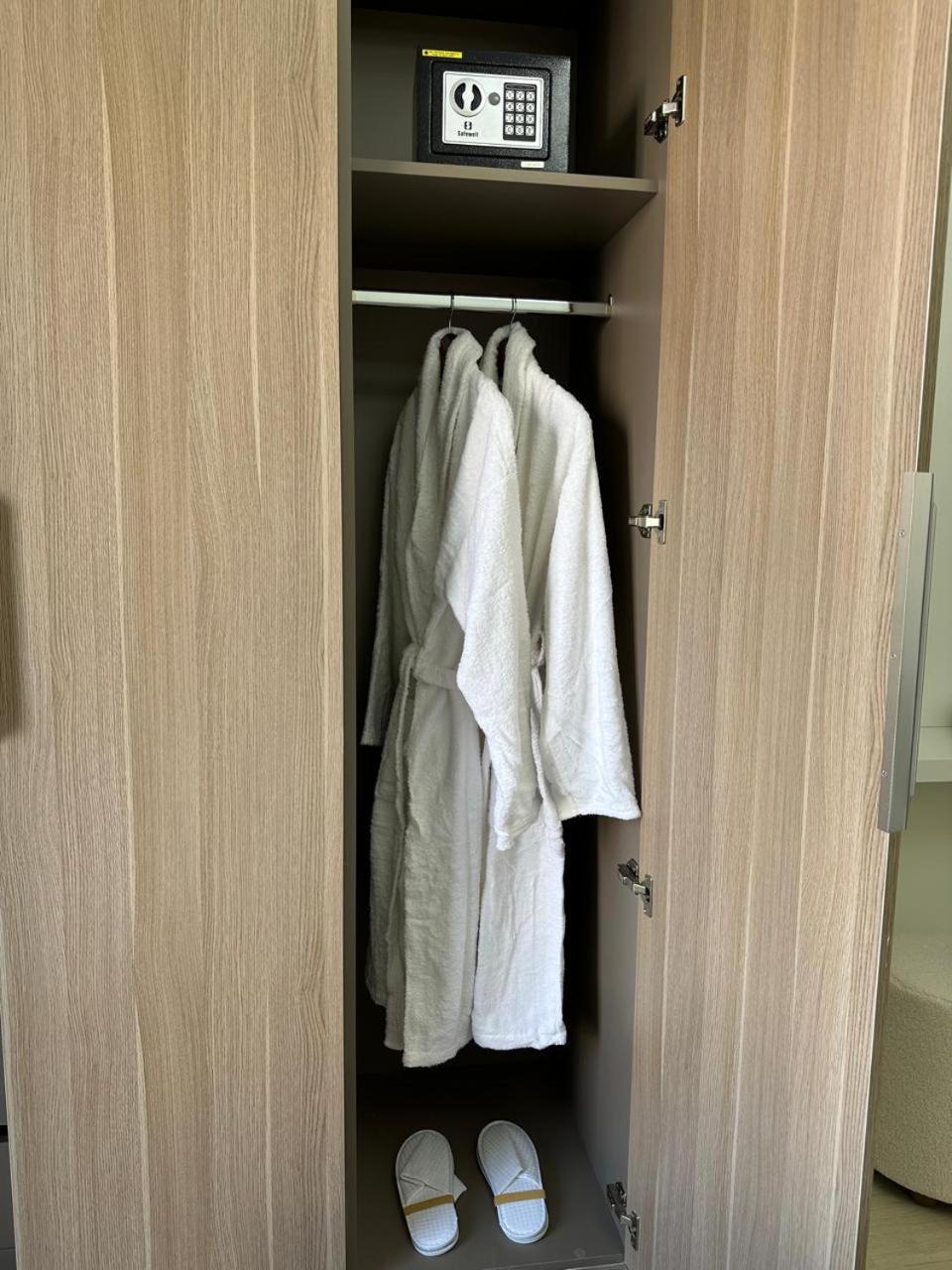 Apartment Luxury Near Burj Khalifa Dubai