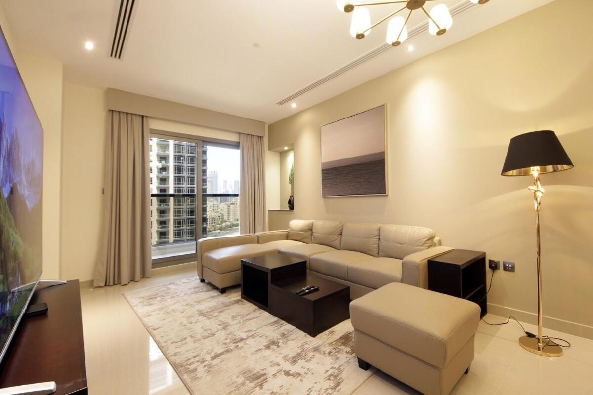 Elegant 2br With Views Downtown Living *