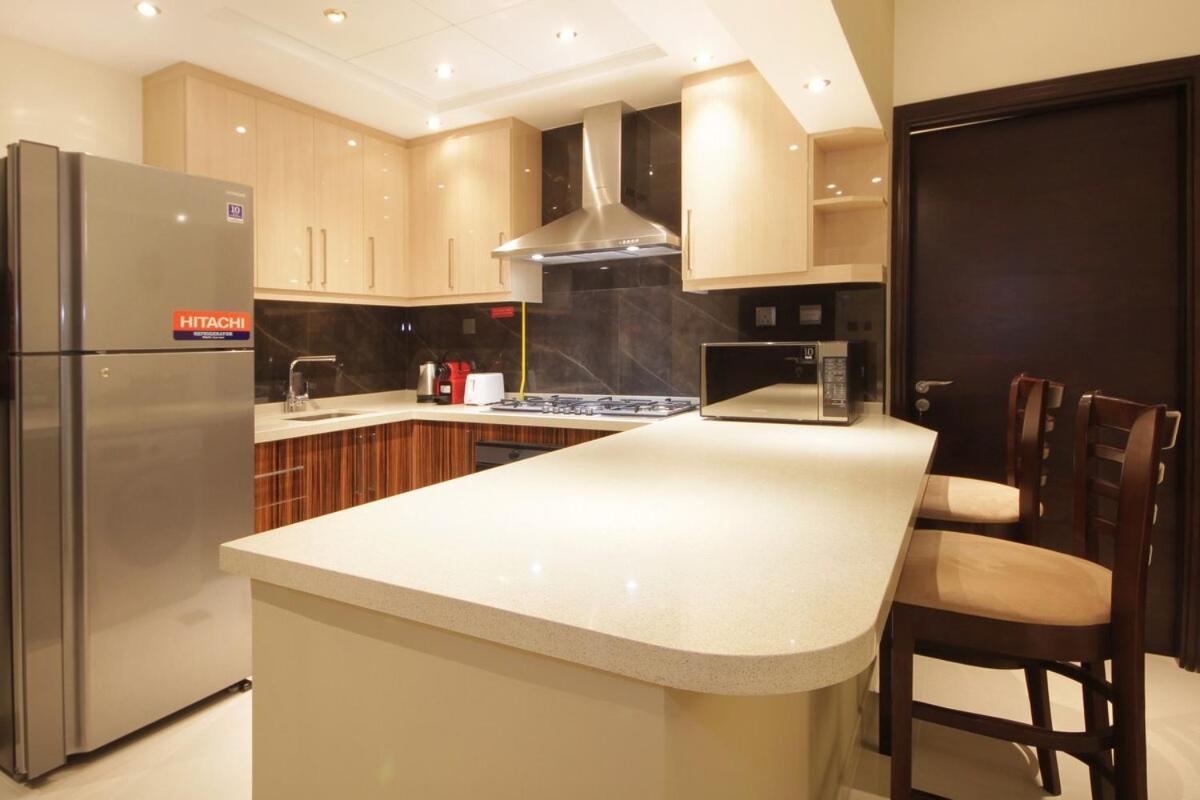 Elegant 2br With Views Downtown Living *