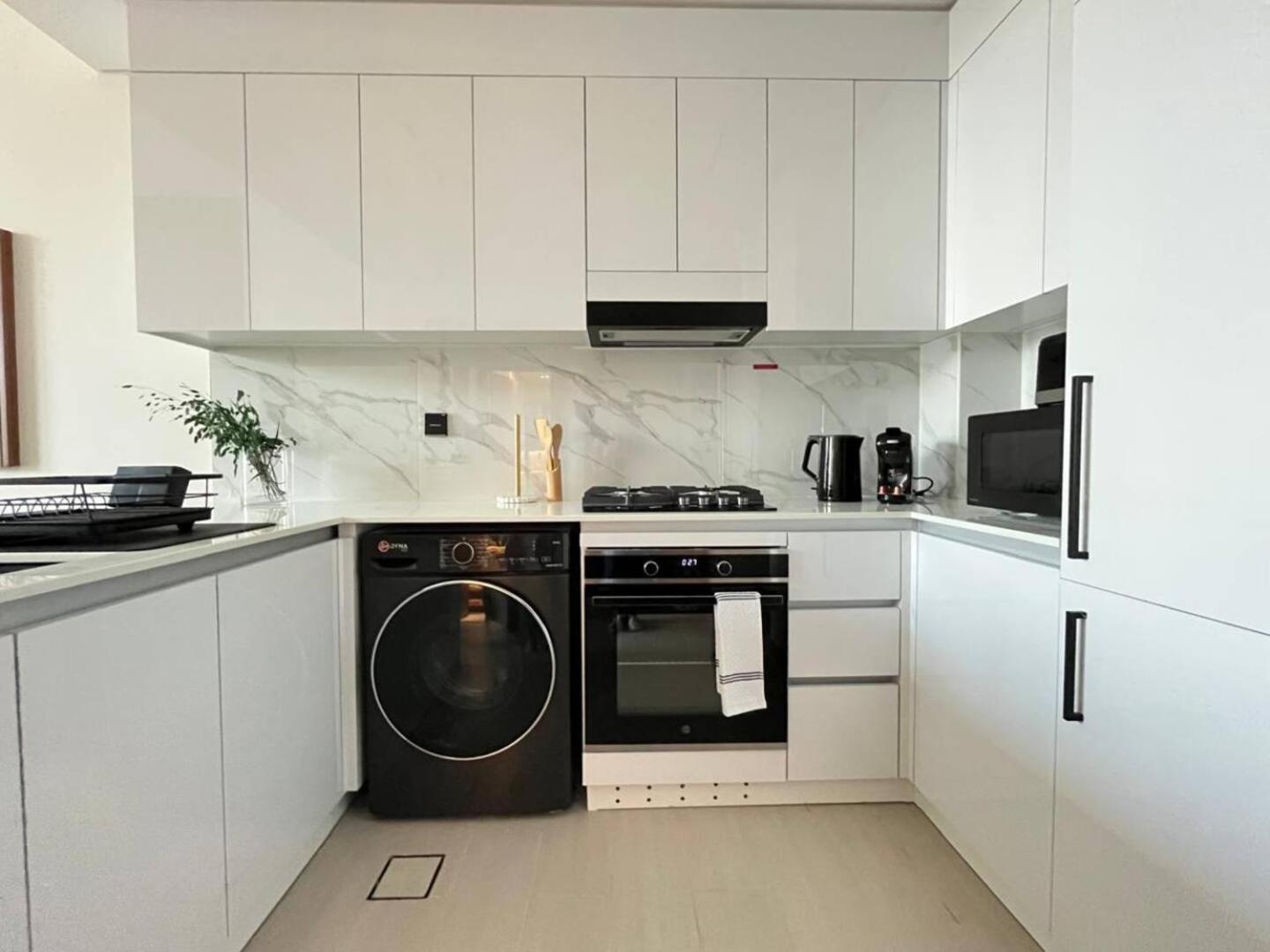 Curated Calm Elegant 1br In Jvc Apartment