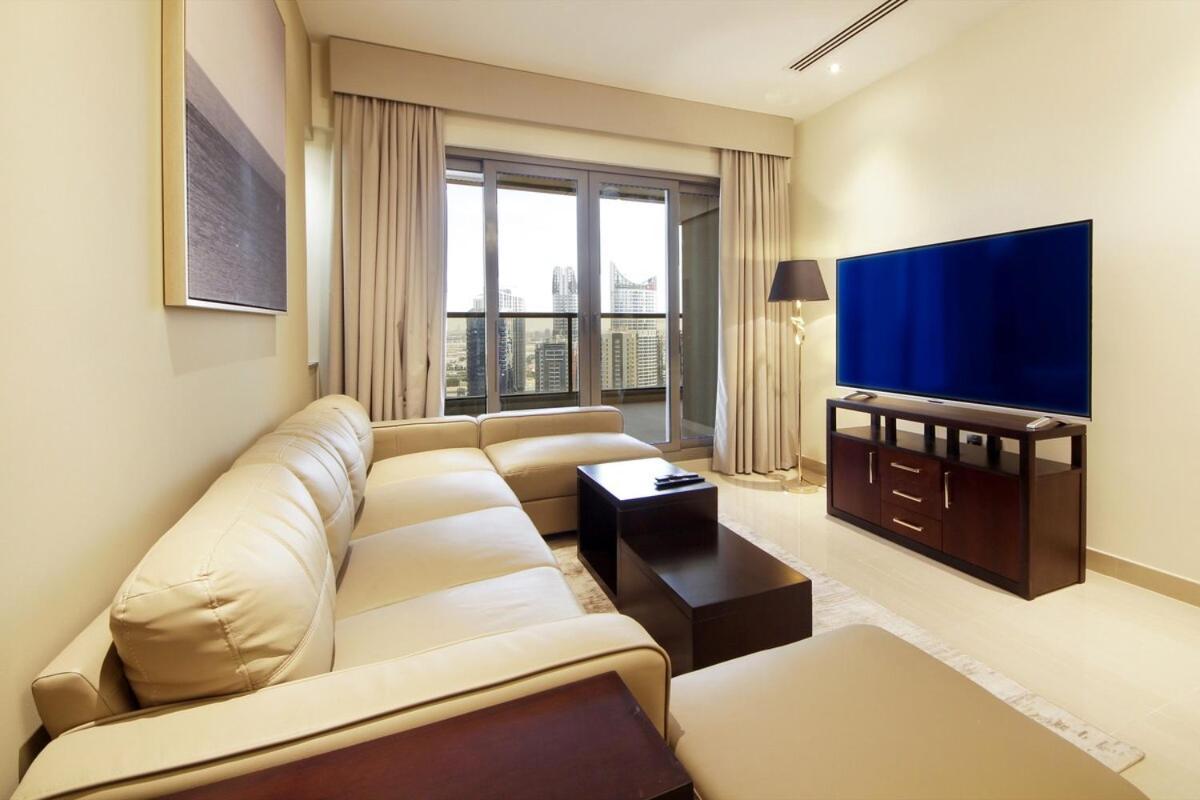 Apartment Stylish 2br Downtown Burj & Mall Nearby *