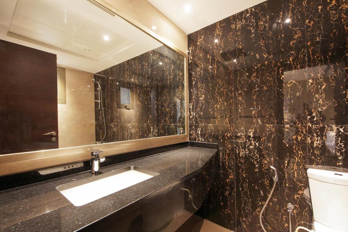 Apartment Stylish 2br Downtown Burj & Mall Nearby Dubai