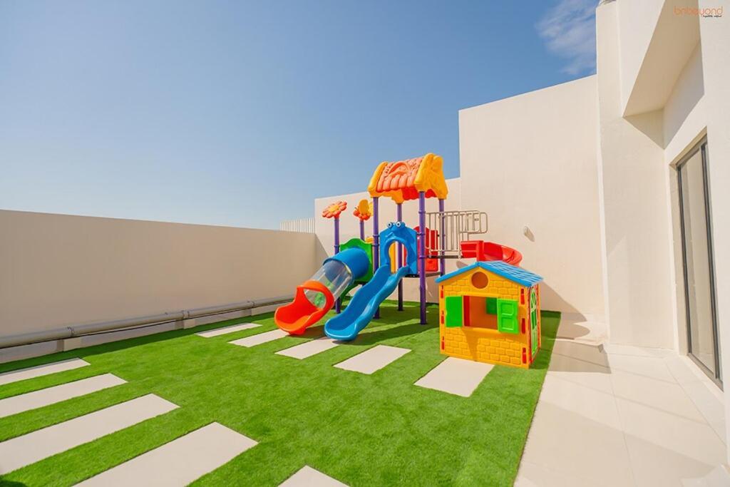 Bnbeyond's Sassy With Expansive Balcony Apartment Dubai