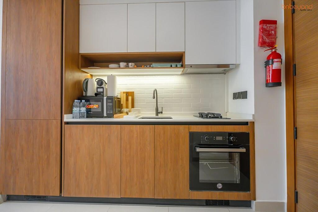 Bnbeyond's Sassy With Expansive Balcony Apartment Dubai