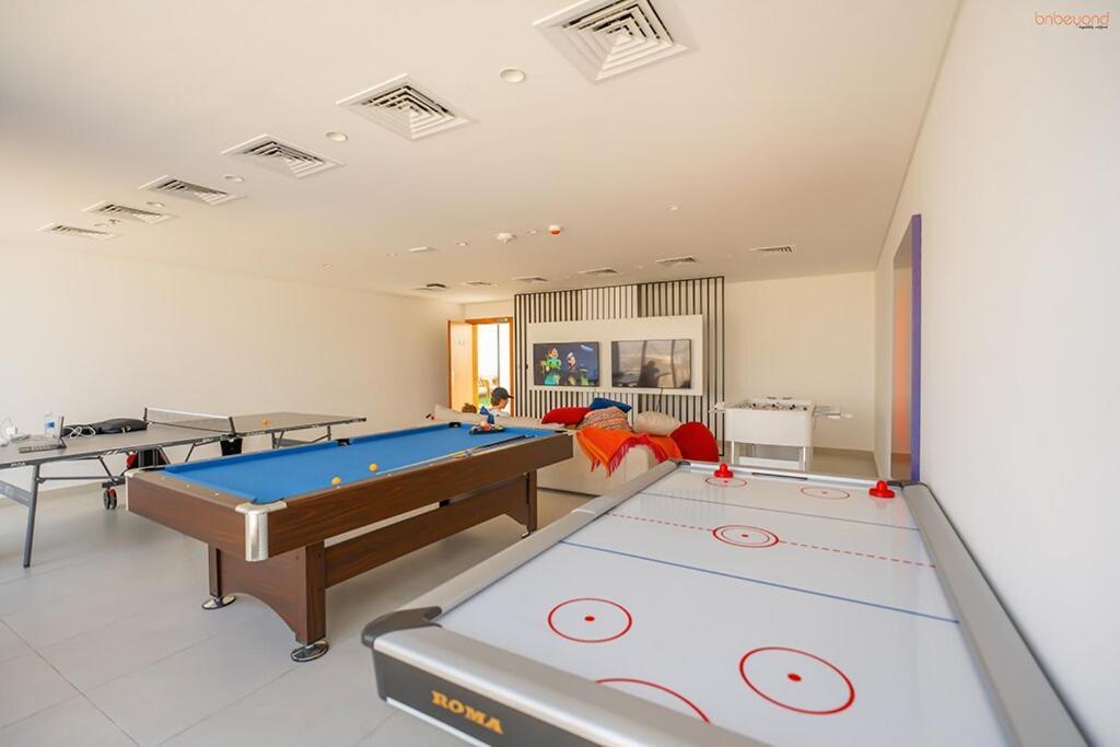 Bnbeyond's Sassy With Expansive Balcony Dubai