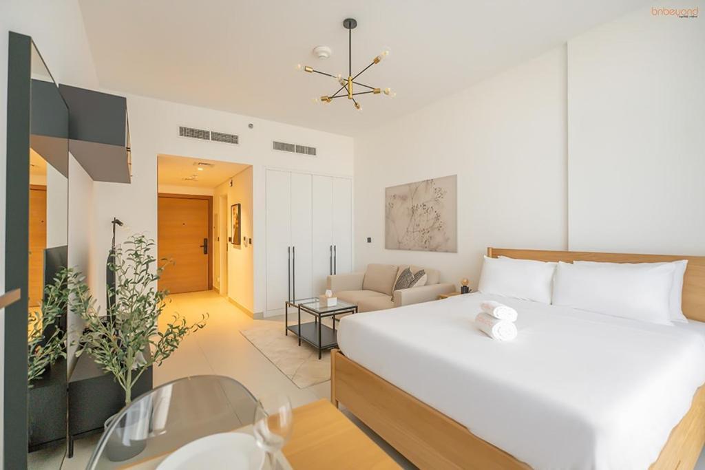 Bnbeyond's Sassy With Expansive Balcony Apartment Dubai