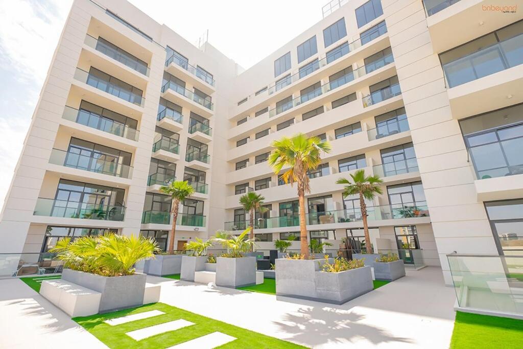 Bnbeyond's Sassy With Expansive Balcony *