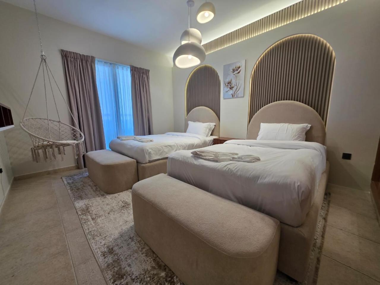 Apartment 49- Panoramic Views From Luxe 2br Princess Tower Apartment- Free Parking - Walk To Tram