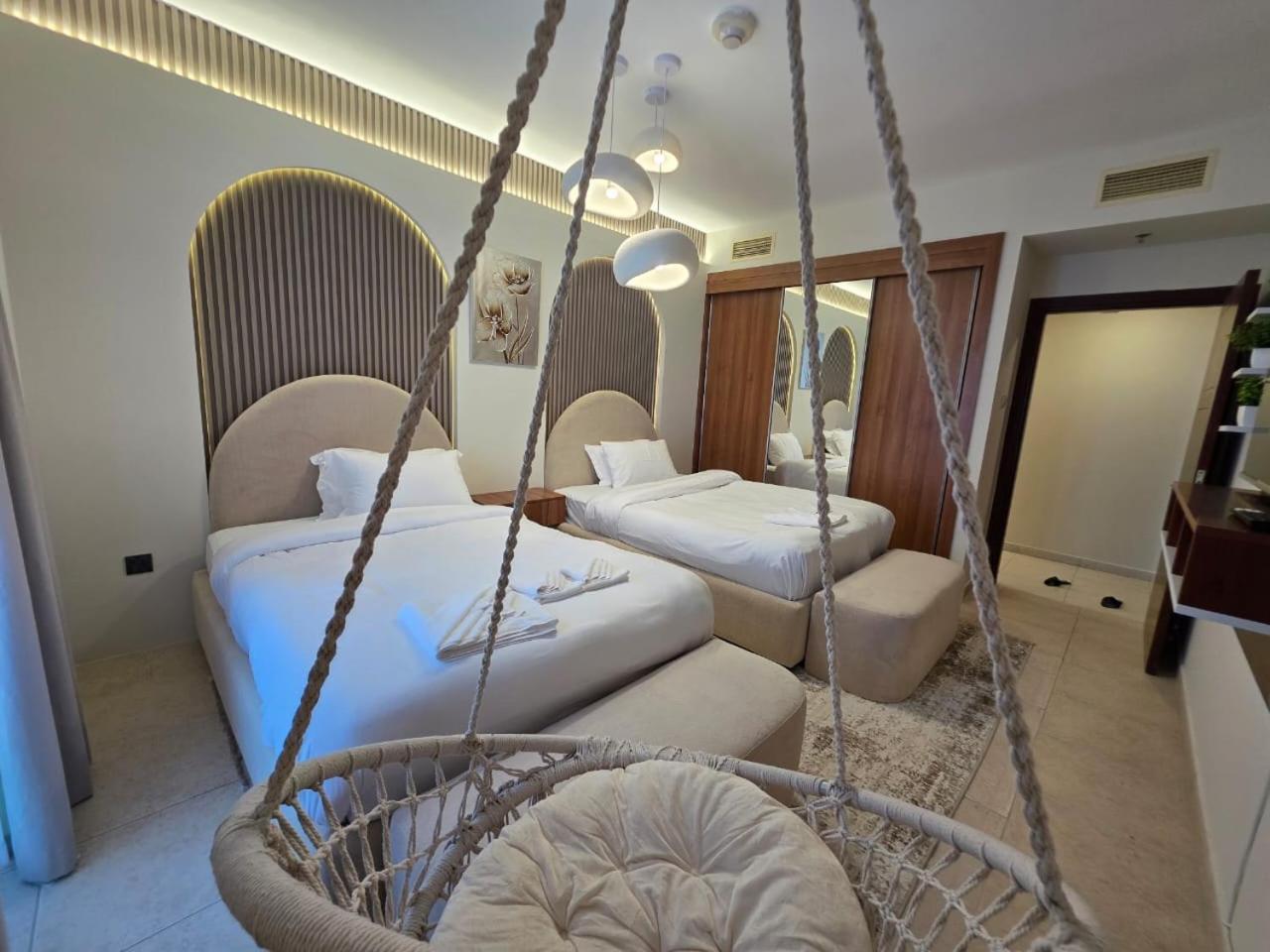 49- Panoramic Views From Luxe 2br Princess Tower Apartment- Free Parking - Walk To Tram Apartment Dubai