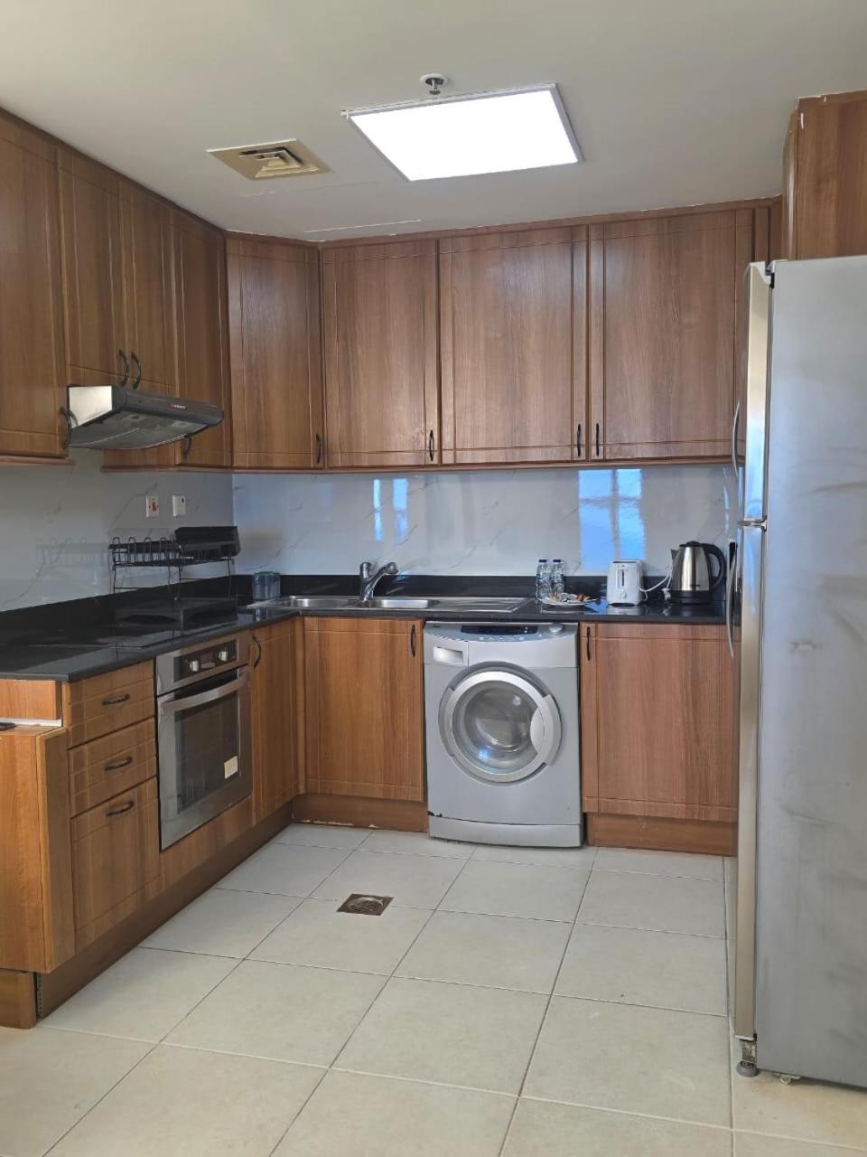 Apartment 49- Panoramic Views From Luxe 2br Princess Tower Apartment- Free Parking - Walk To Tram