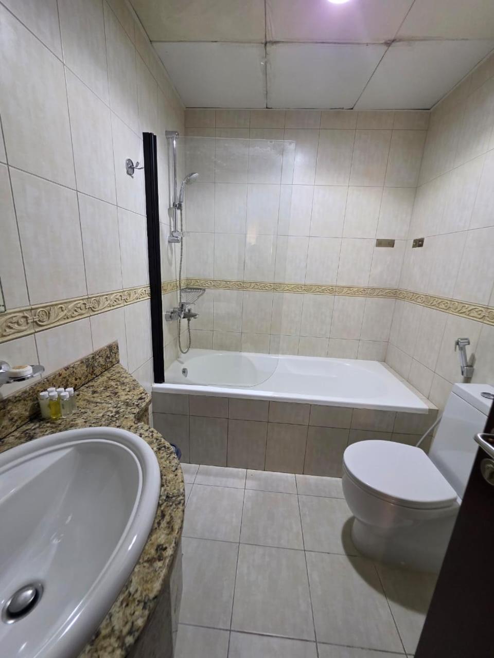 49- Panoramic Views From Luxe 2br Princess Tower Apartment- Free Parking - Walk To Tram * Dubai