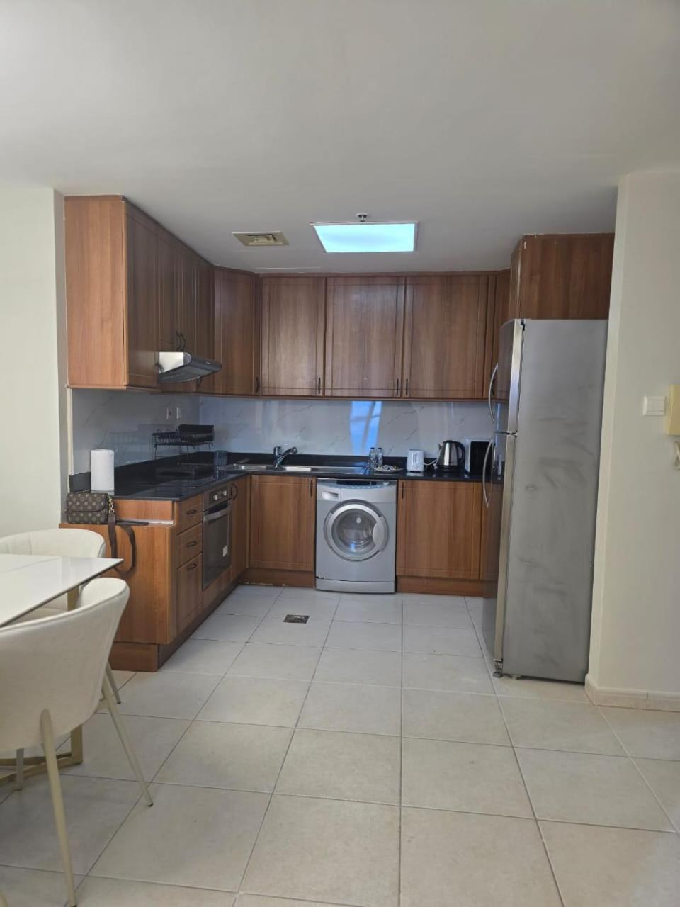 49- Panoramic Views From Luxe 2br Princess Tower Apartment- Free Parking - Walk To Tram Apartment