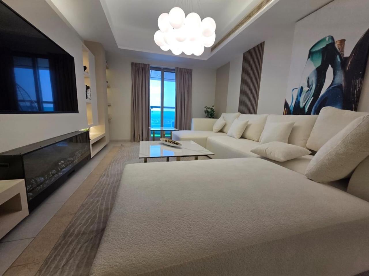 49- Panoramic Views From Luxe 2br Princess Tower Apartment- Free Parking - Walk To Tram *