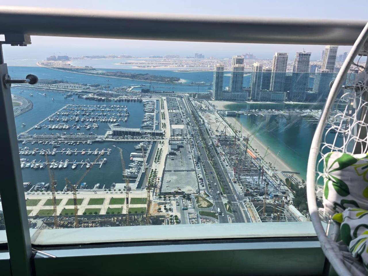 49- Panoramic Views From Luxe 2br Princess Tower Apartment- Free Parking - Walk To Tram Dubai