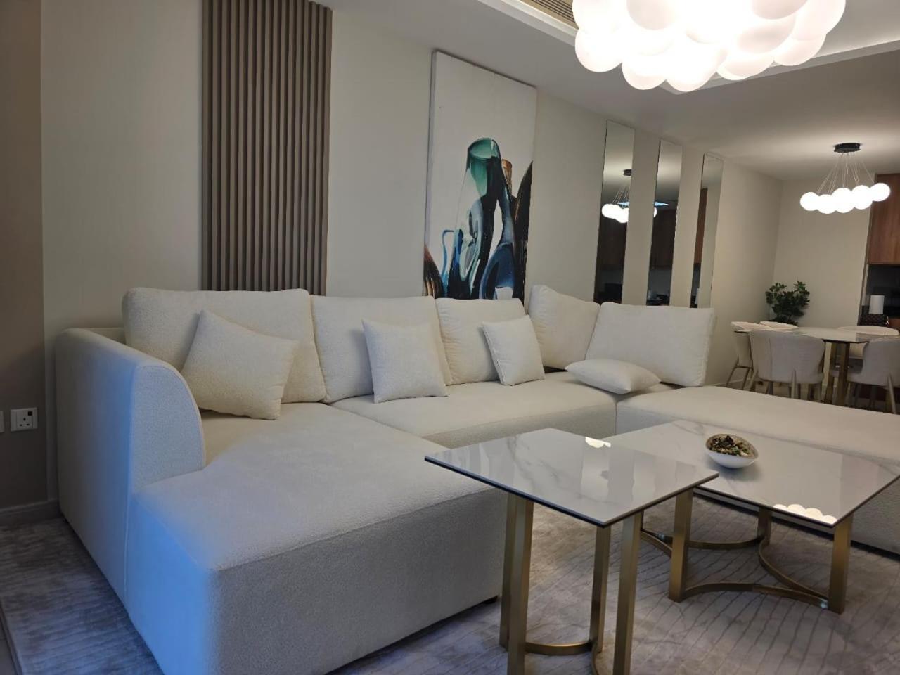 49- Panoramic Views From Luxe 2br Princess Tower Apartment- Free Parking - Walk To Tram Apartment