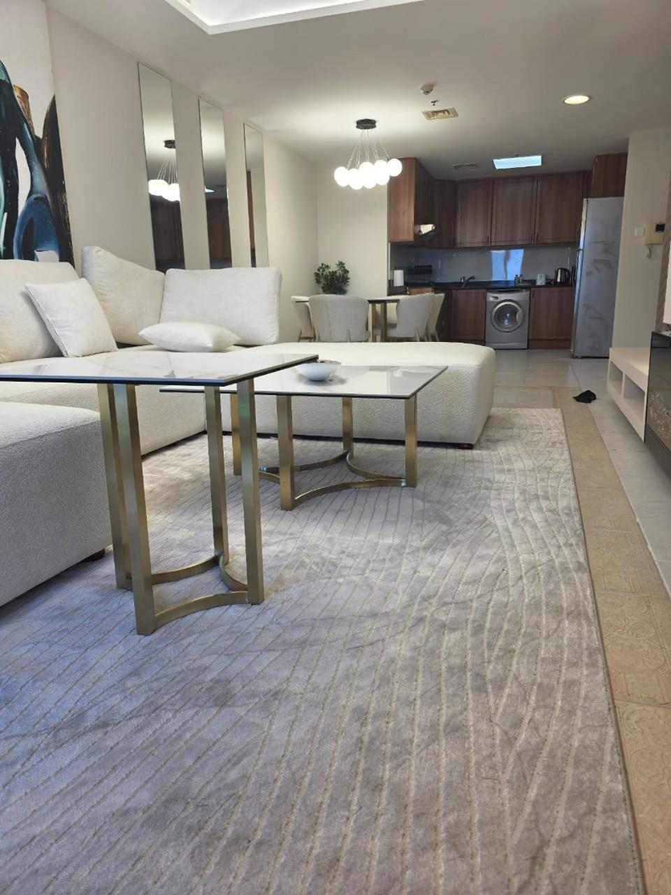 Apartment 49- Panoramic Views From Luxe 2br Princess Tower Apartment- Free Parking - Walk To Tram