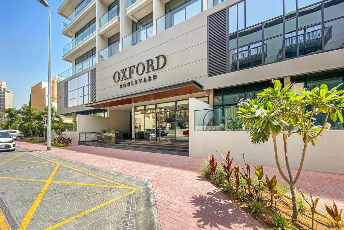 Apartment Stylish In The Heart Of Jvc