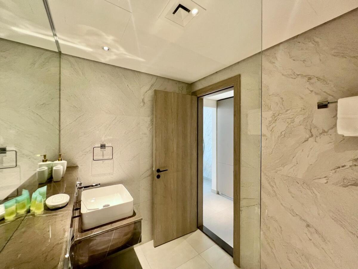 Apartment Stylish In The Heart Of Jvc *