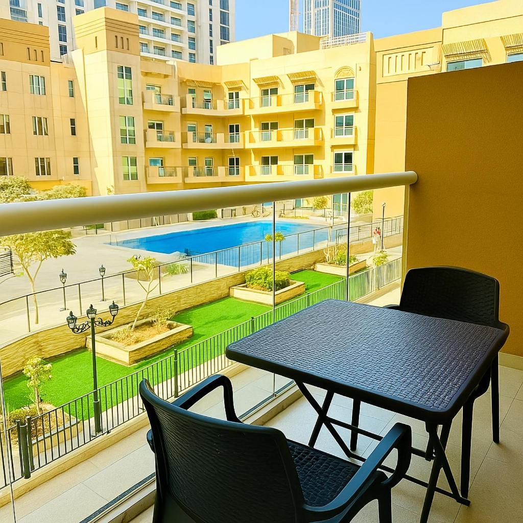 Apartment Comfy In Jvc Great Location Fast Wi-fi Dubai